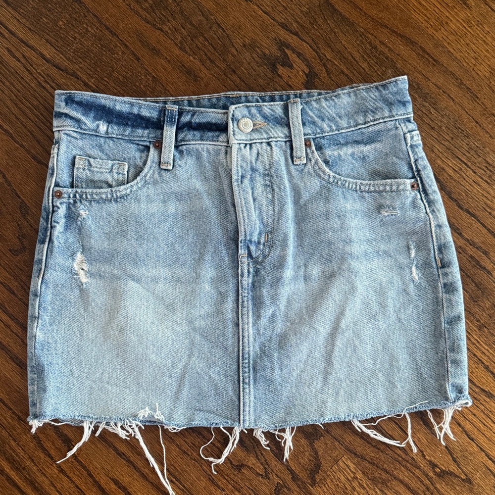 Old Navy Light Blue Distressed Mini Skirt Size 4